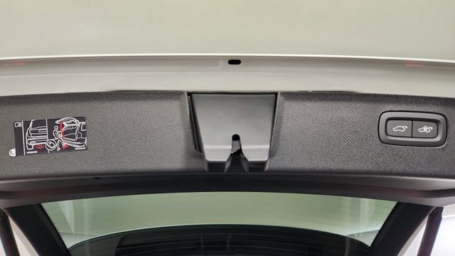 New 2026 Volvo XC90 T8 Plus w/ Protection Package AWD/4WD image 45