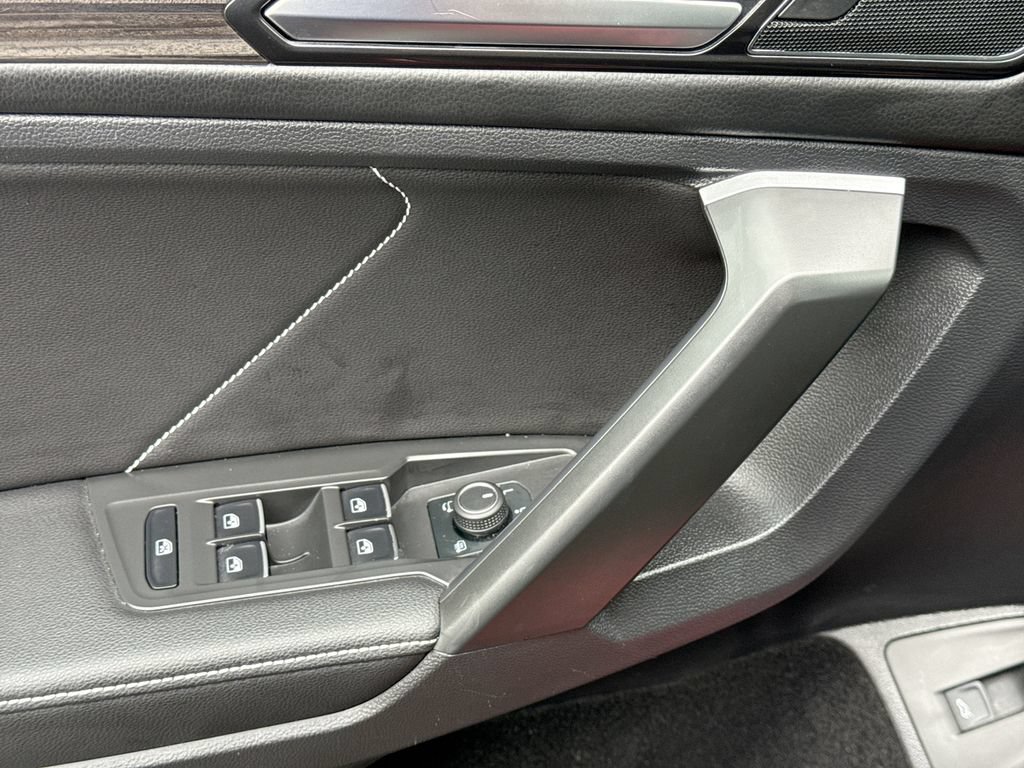 Used 2024 Volkswagen Tiguan SEL R-Line AWD/4WD image 15