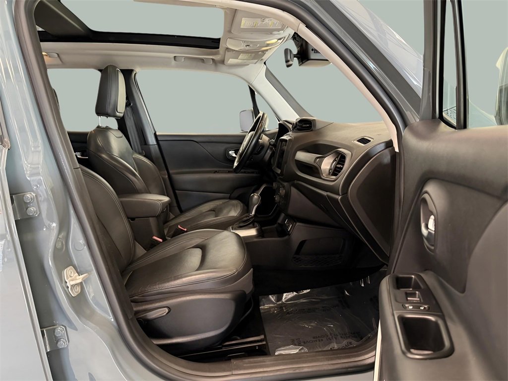 Used 2018 Jeep Renegade Limited w/ UConnect 8.4 Nav Group image 17