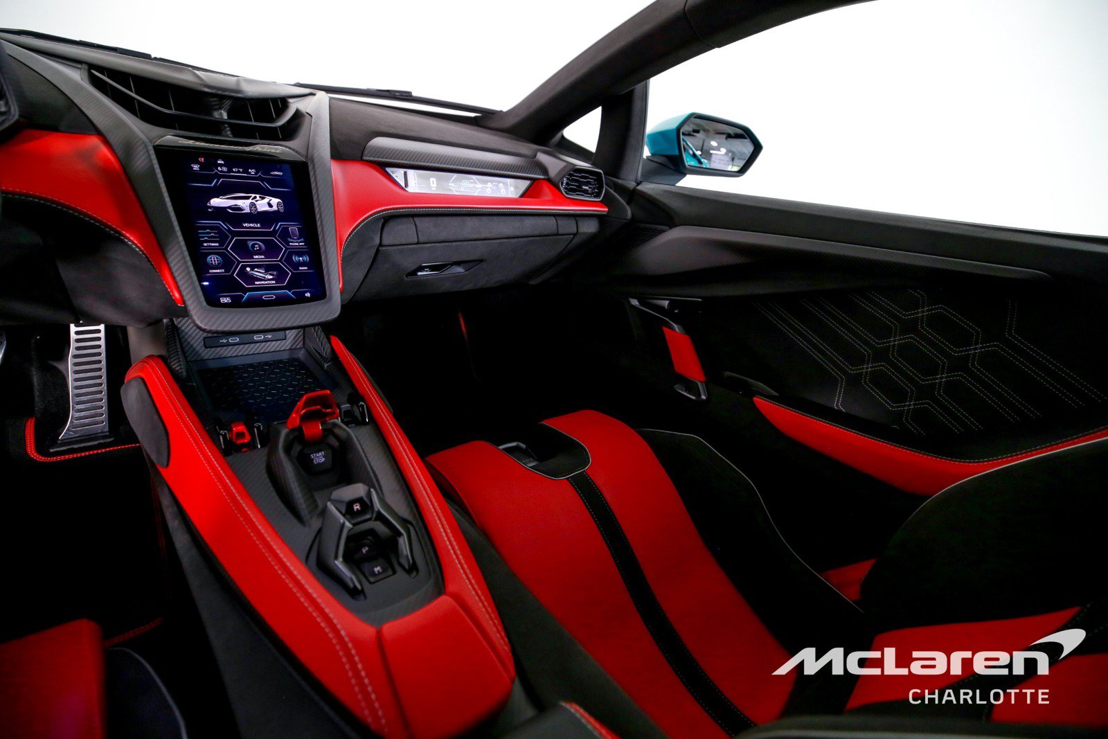 Used 2025 Lamborghini Revuelto AWD/4WD image 16