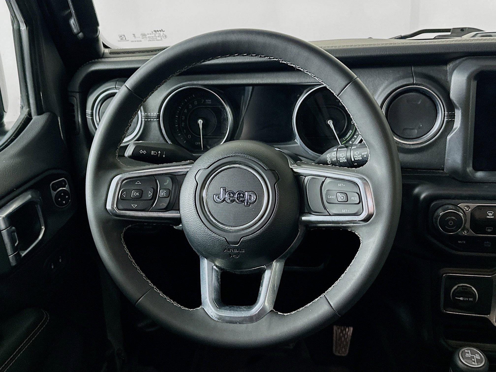 Used 2023 Jeep Wrangler Sahara image 18