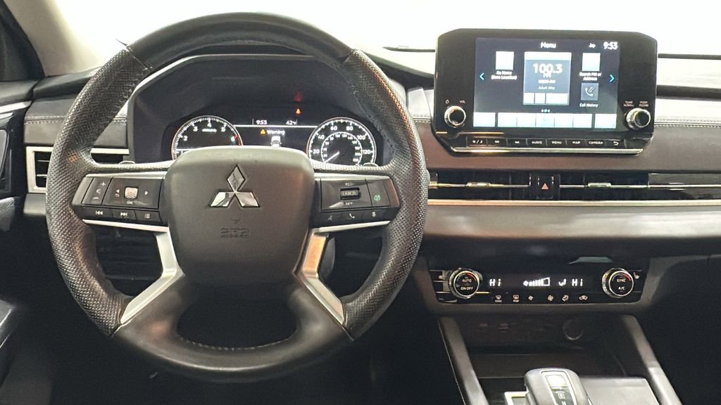 Used 2022 Mitsubishi Outlander SE image 11