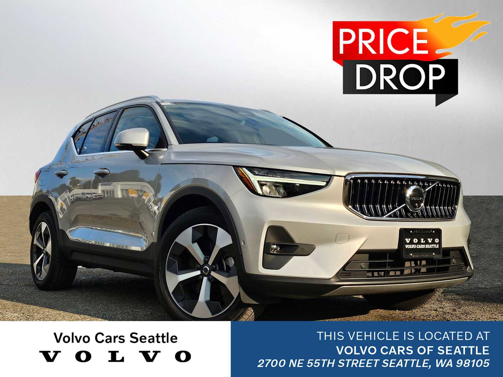 Used 2023 Volvo XC40 B5 Plus w/ Driver Assist Package image 1