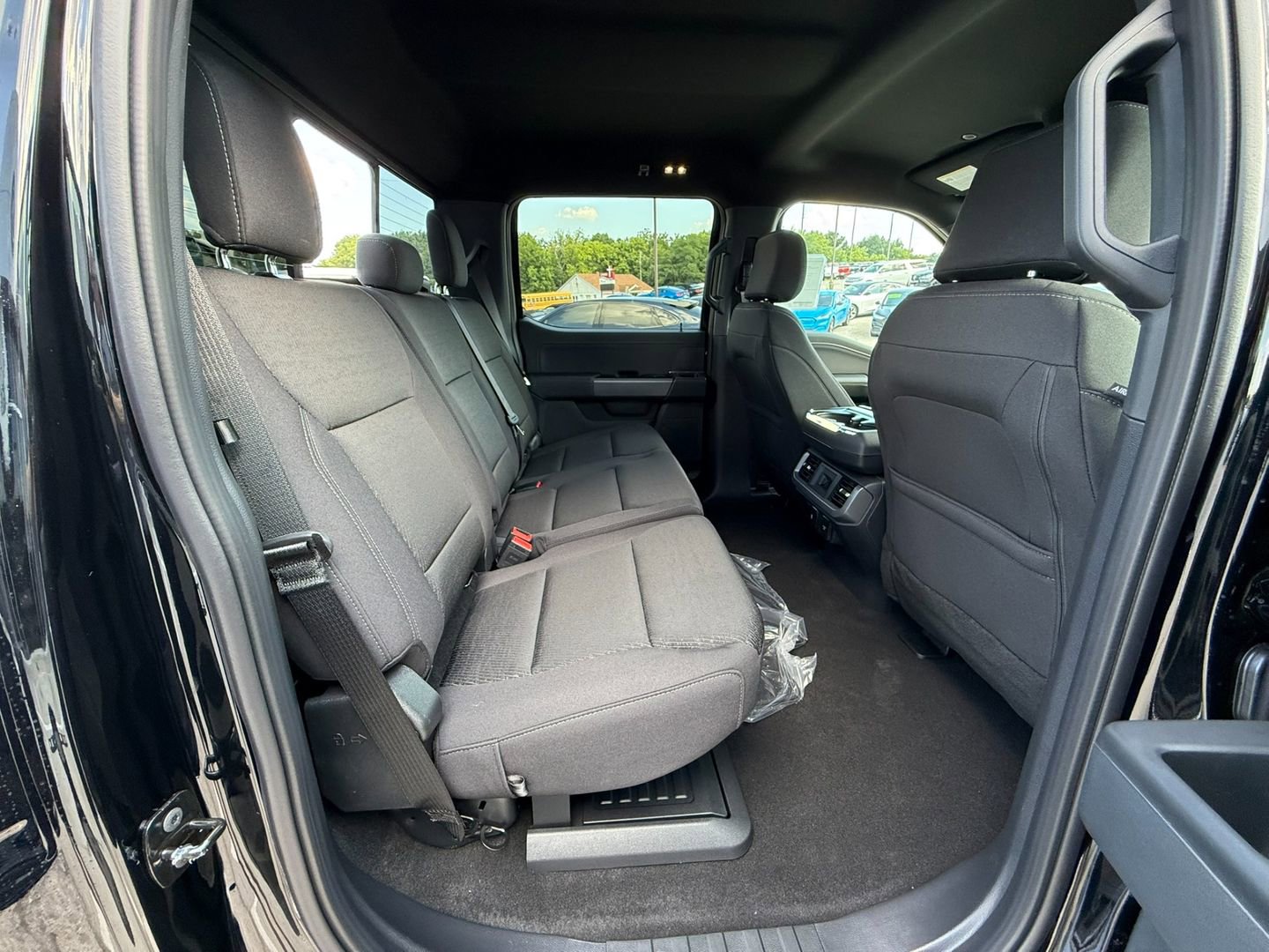 New 2025 Ford F150 XLT w/ Equipment Group 302A MID image 10