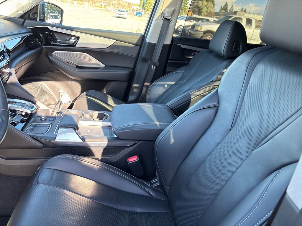 Used 2023 Acura MDX SH-AWD w/ Technology Package image 9