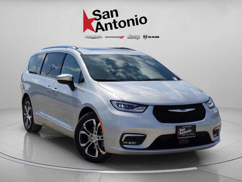 New 2026 Chrysler Pacifica Pinnacle image 1