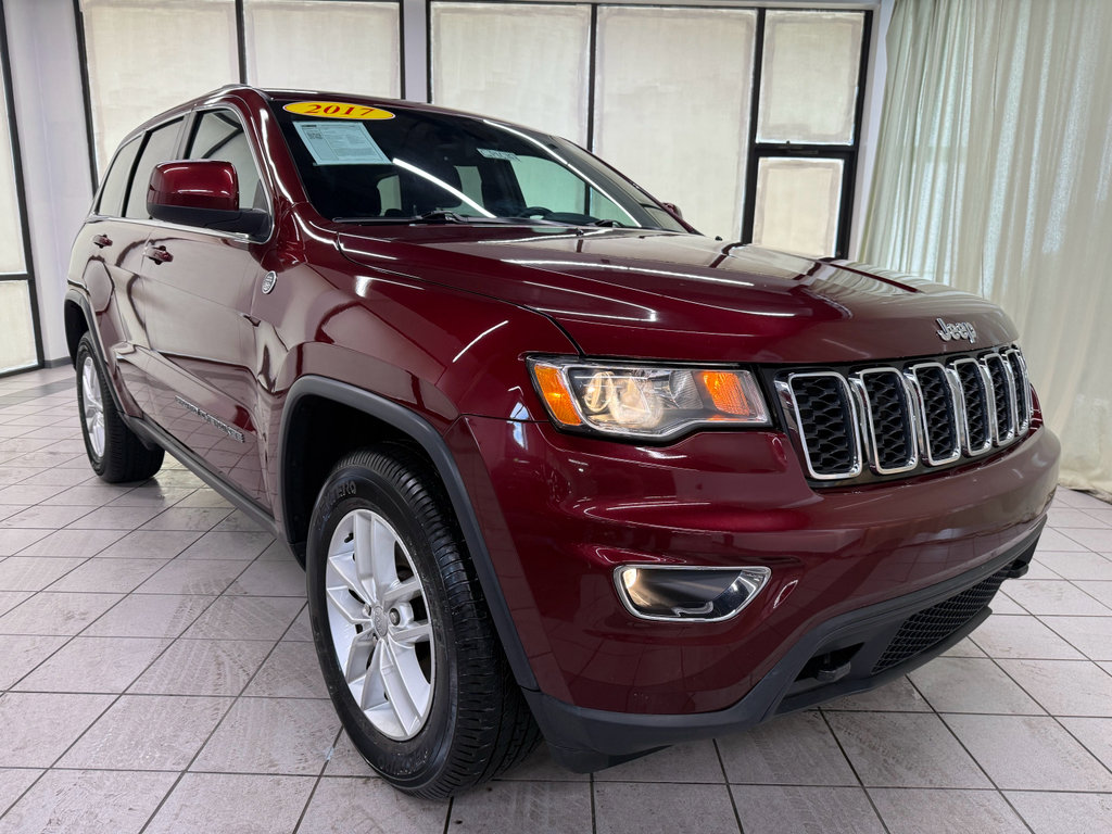Used 2017 Jeep Grand Cherokee Laredo w/ Quick Order Package 23E AWD/4WD image 2