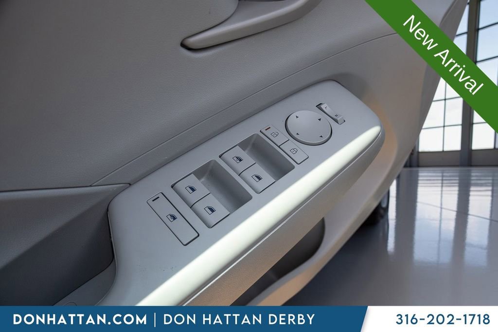 Used 2025 Hyundai Kona SEL FWD image 17