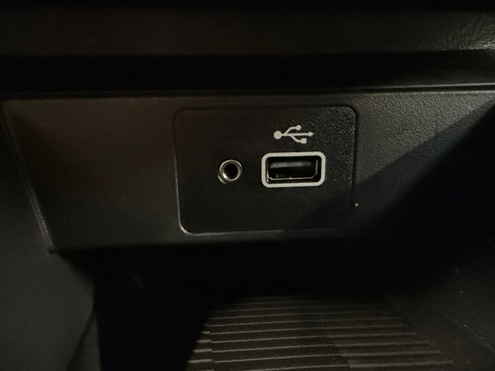 Used 2025 Nissan Kicks S image 21