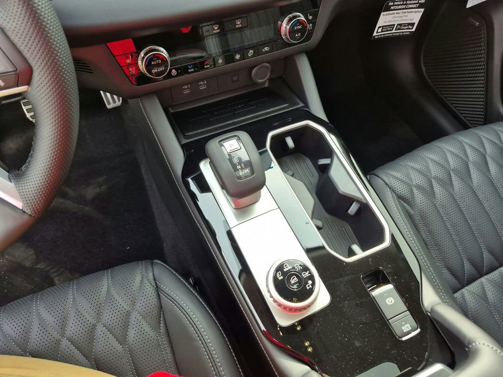 New 2026 Mitsubishi Outlander SEL image 21