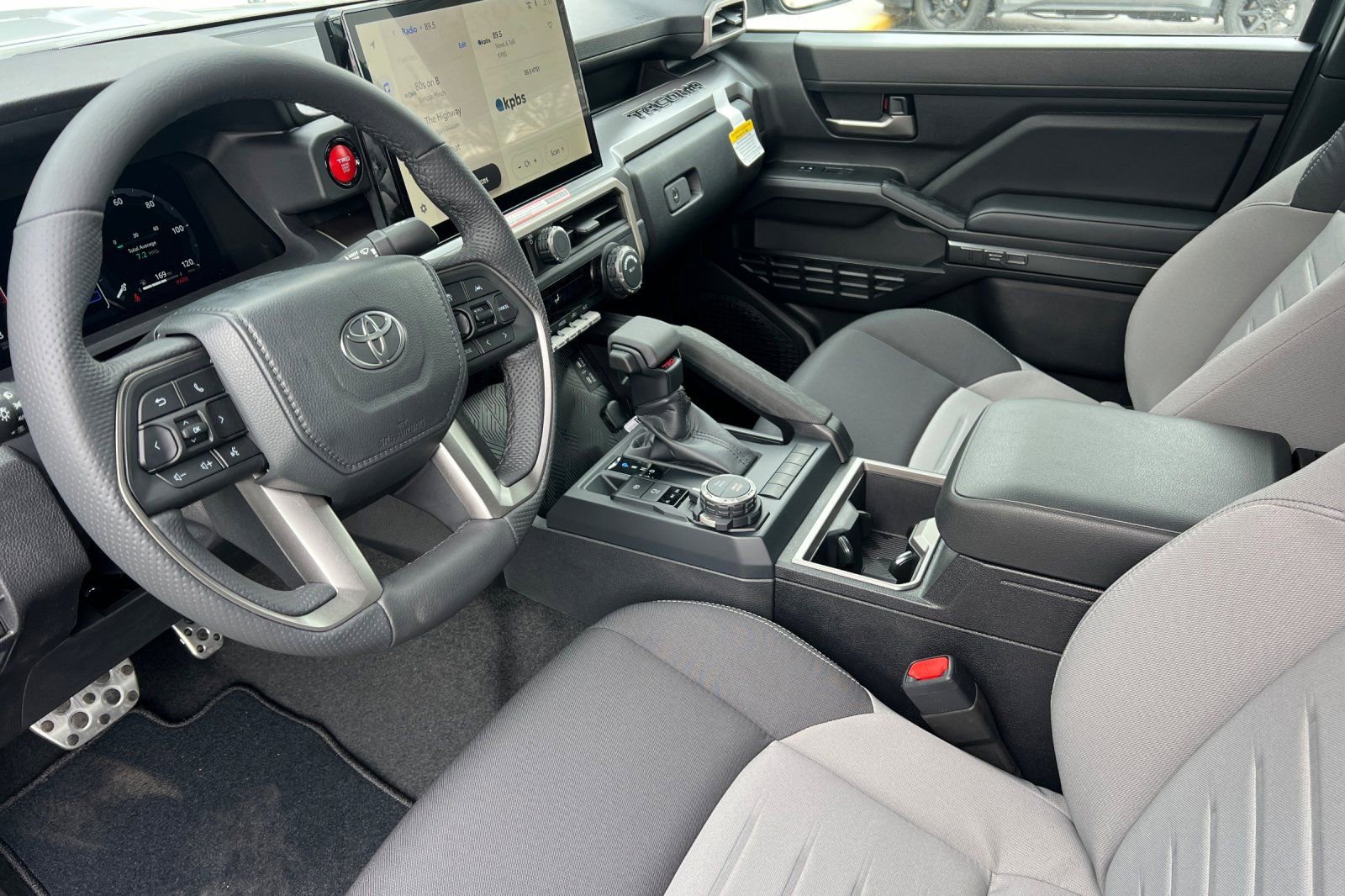 Used 2025 Toyota Tacoma TRD Sport AWD/4WD image 7
