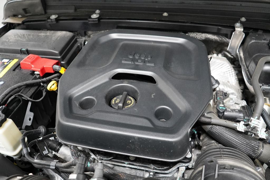 Used 2025 Jeep Wrangler Unlimited Sahara AWD/4WD image 30