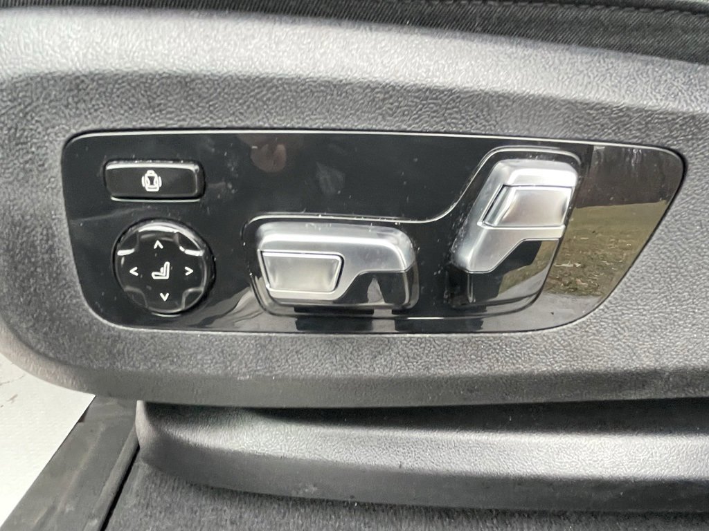 Used 2025 BMW X7 xDrive40i w/ M Sport Package image 41