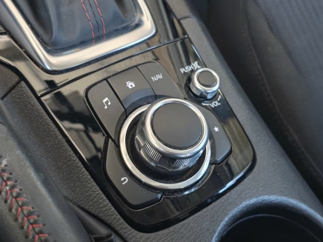 Used 2016 MAZDA MAZDA3 i Touring w/ Popular Equipment Package FWD image 23
