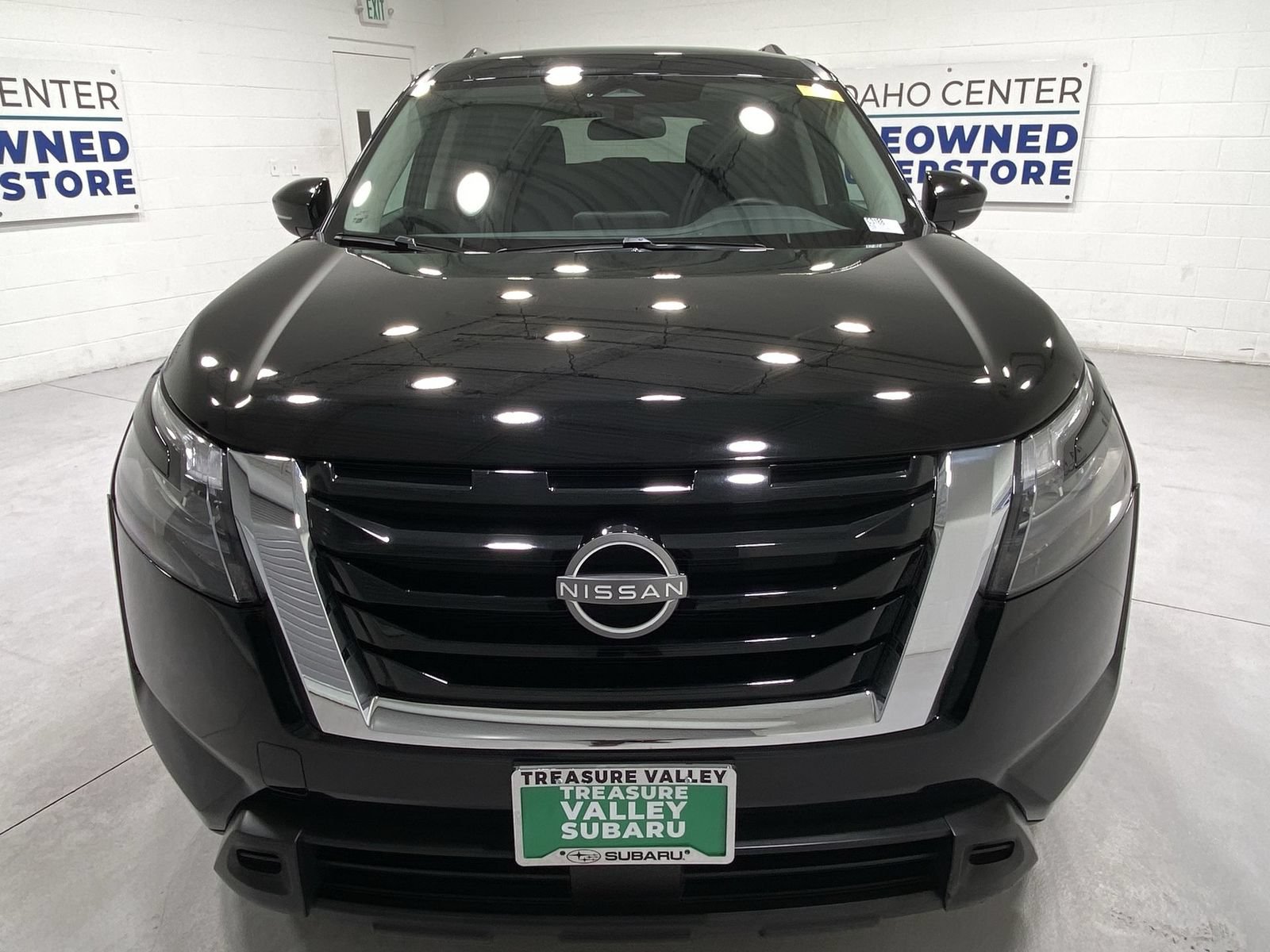 Used 2025 Nissan Pathfinder SV AWD/4WD image 3