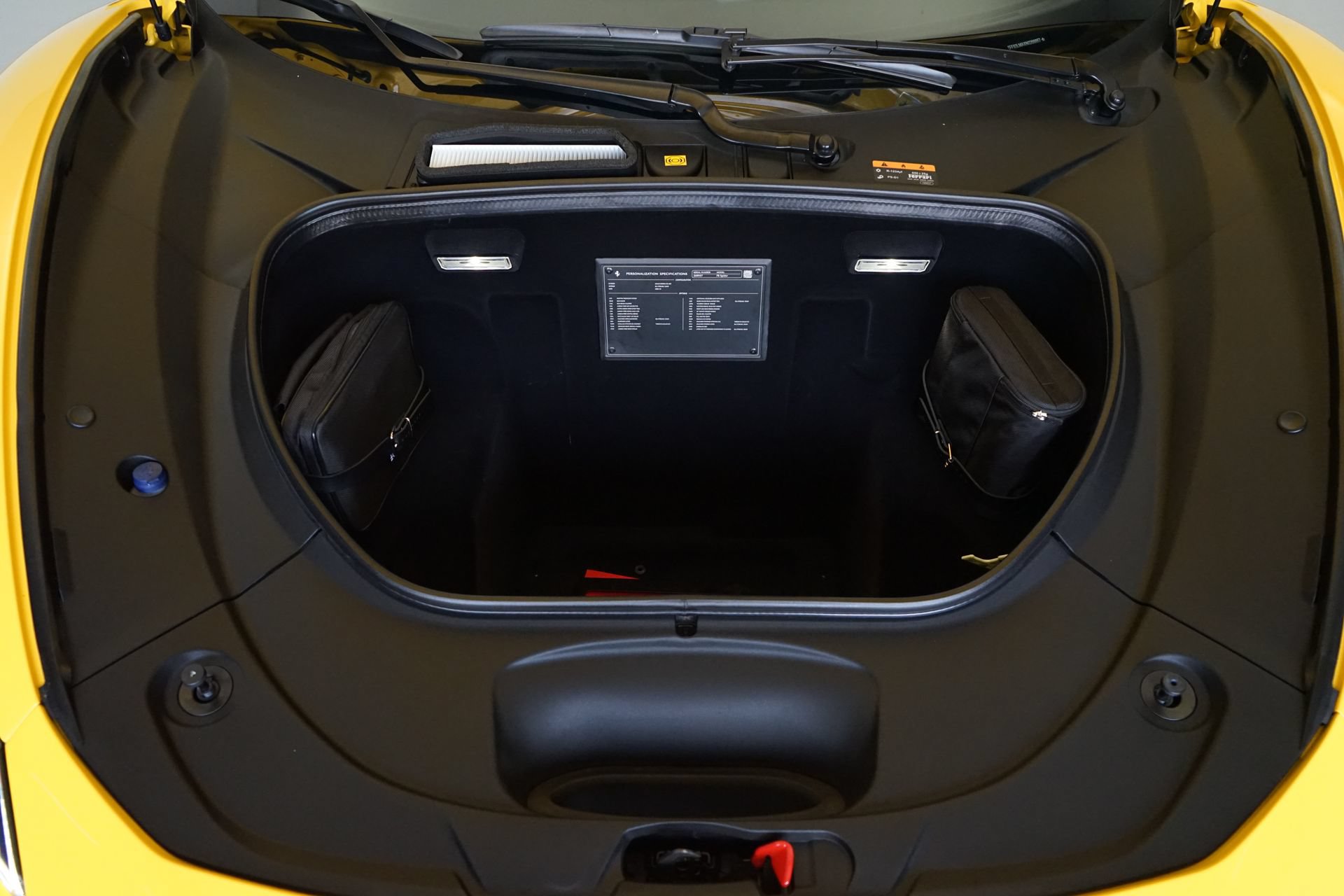 Used 2022 Ferrari F8 Tributo RWD image 31