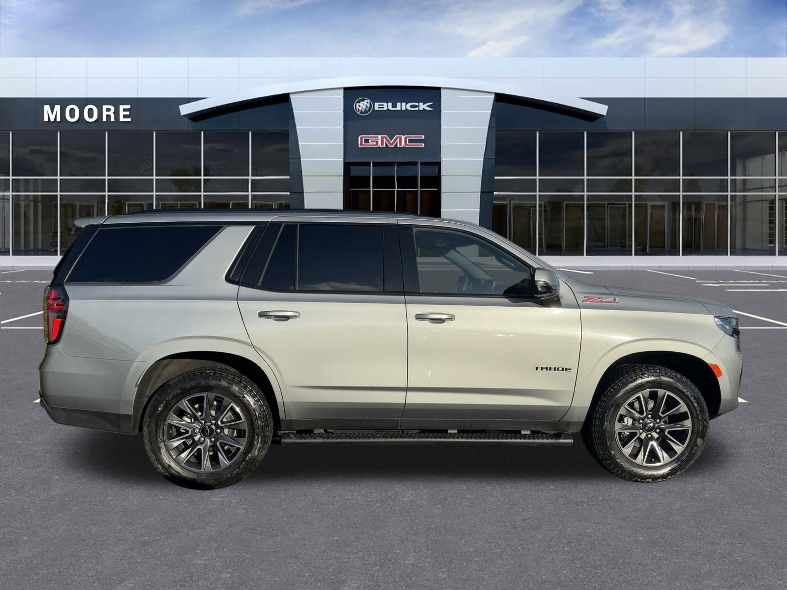 Used 2023 Chevrolet Tahoe Z71 w/ Luxury Package image 2
