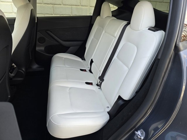 Used 2023 Tesla Model Y 2WD image 33