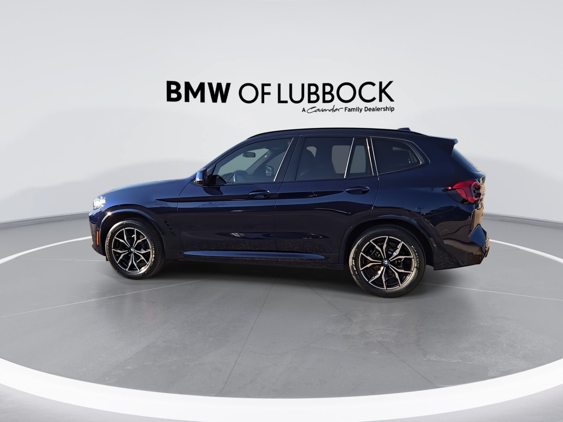 Used 2023 BMW X3 xDrive30i w/ M Sport Package AWD/4WD image 6