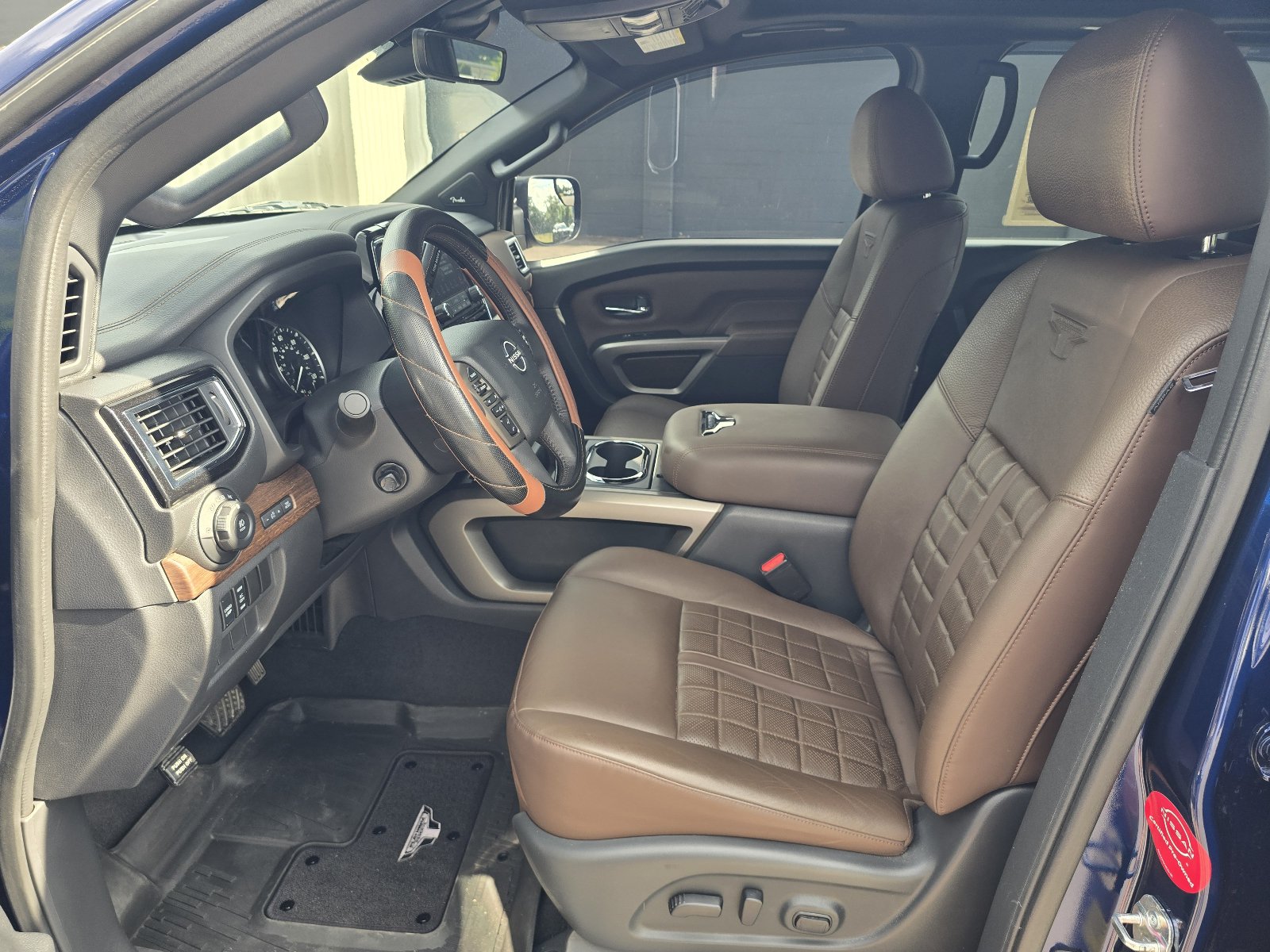 Certified 2023 Nissan Titan Platinum Reserve w/ Moonroof Package AWD/4WD image 15