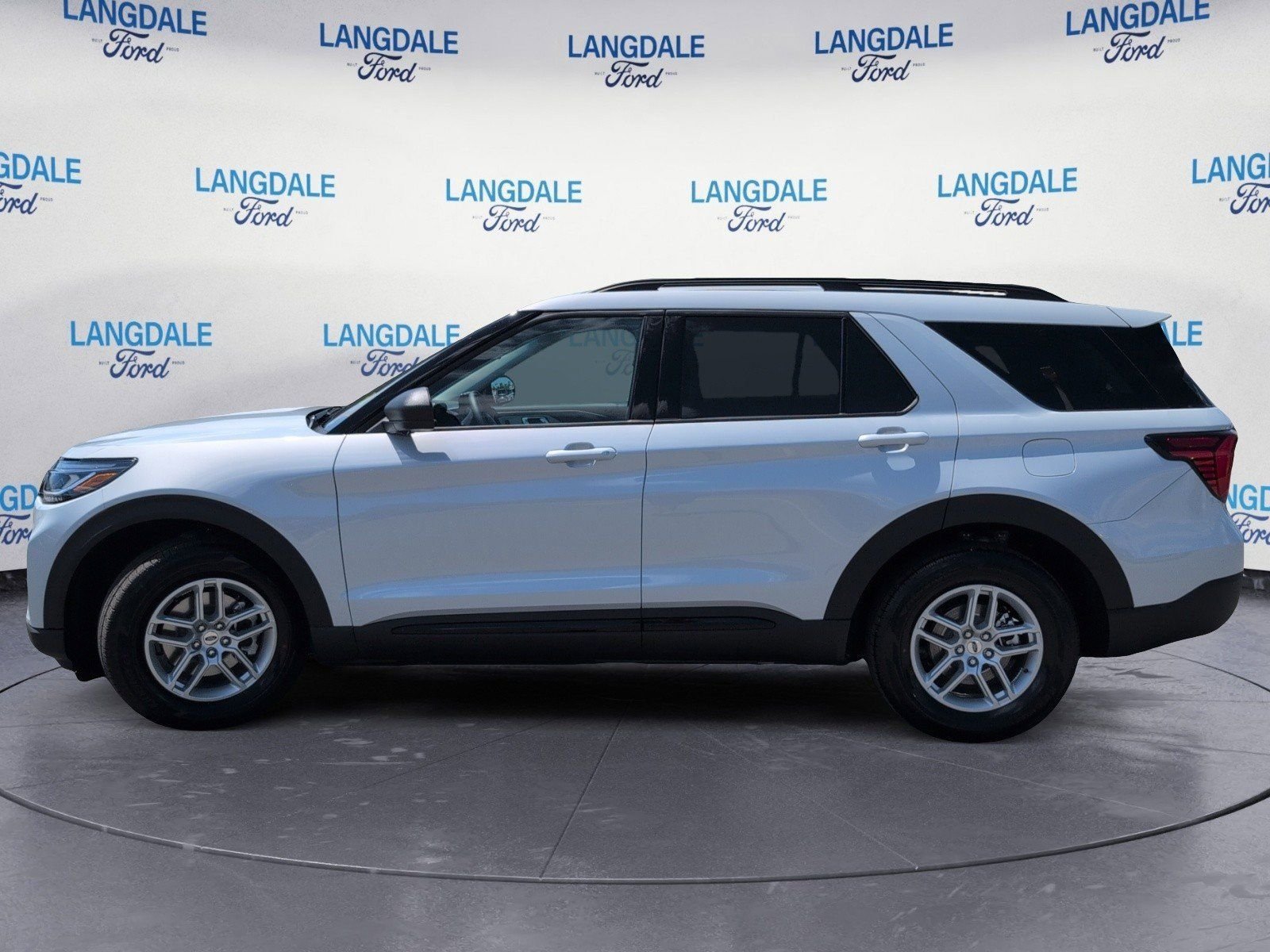 New 2026 Ford Explorer Active RWD image 10