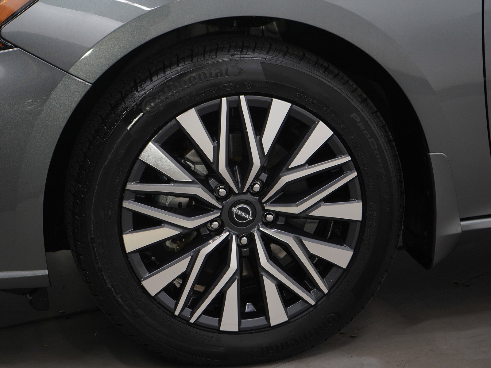 Used 2023 Nissan Altima 2.5 SV w/ SV Premium Package image 26