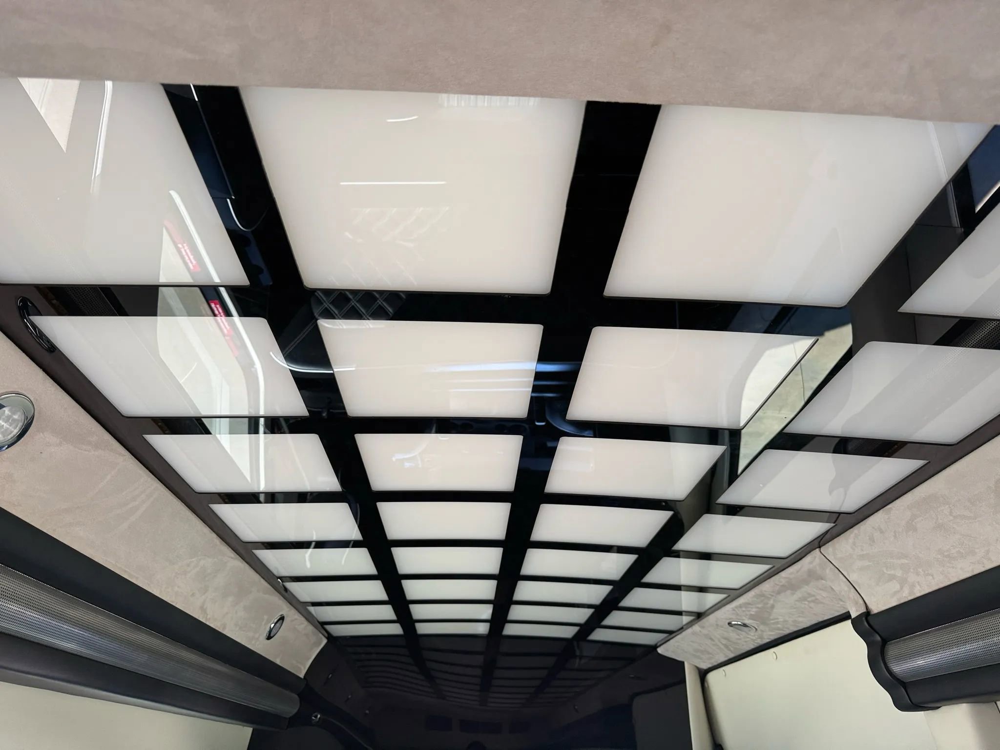 Used 2023 Mercedes-Benz Sprinter 3500 image 34