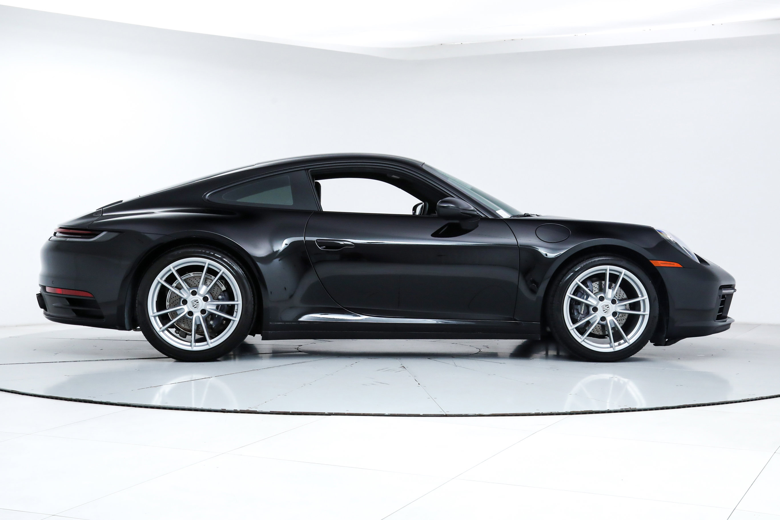 Used 2022 Porsche 911 Carrera image 6