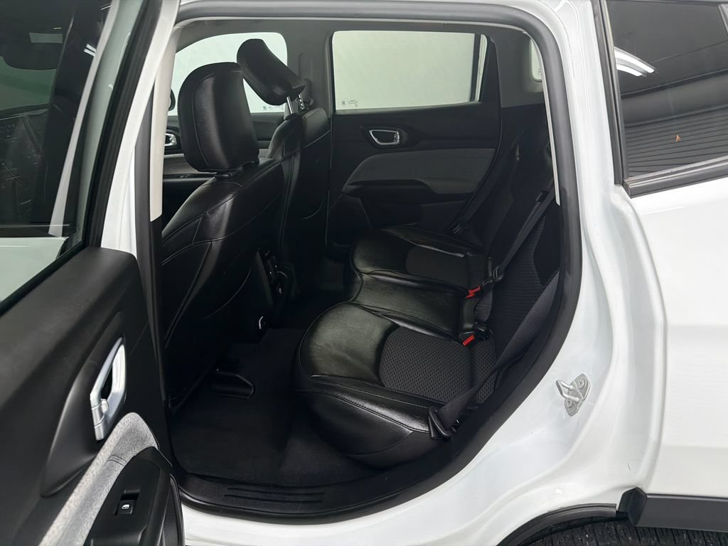 Used 2022 Jeep Compass Latitude FWD image 20