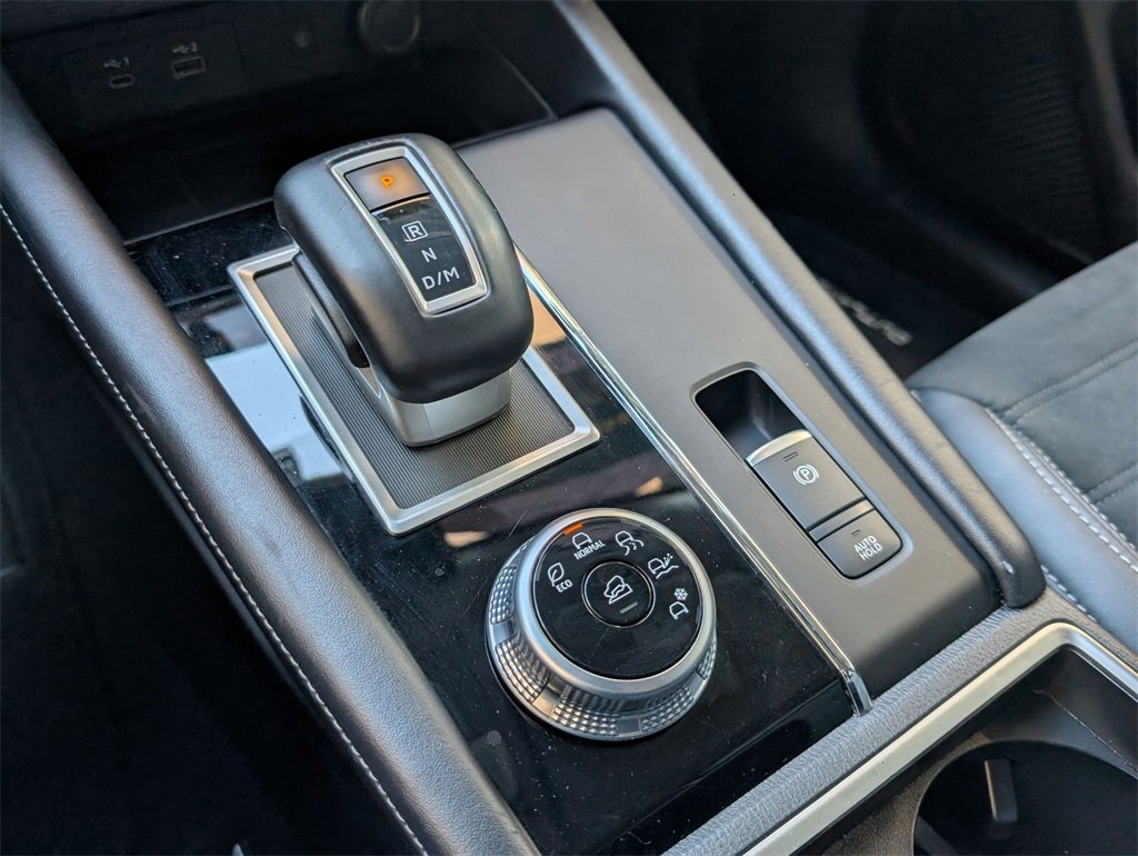 Used 2024 Mitsubishi Outlander SE Black Edition image 32