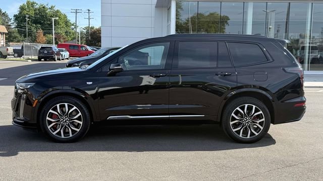 Certified 2025 Cadillac XT6 Sport w/ Platinum Package AWD/4WD image 10