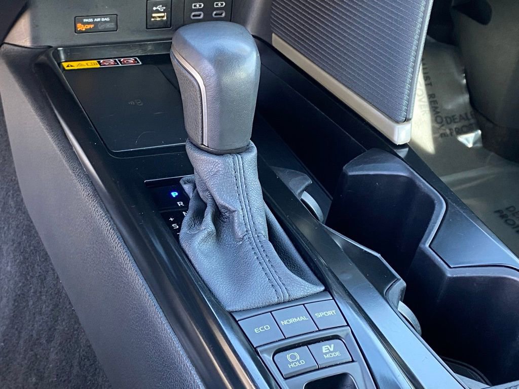 Used 2025 Toyota Camry SE FWD image 18