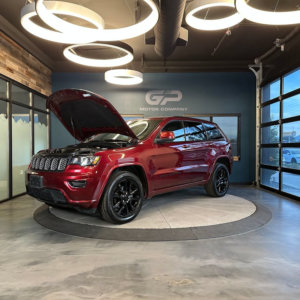 Used 2019 Jeep Grand Cherokee Altitude AWD/4WD image 24