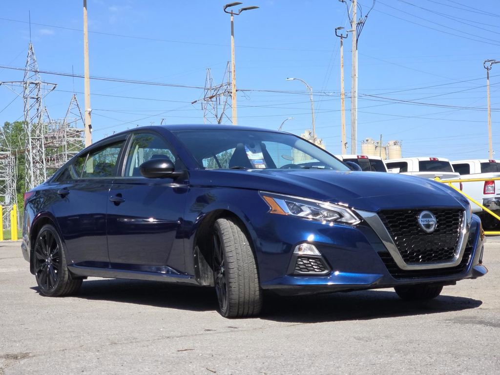 Used 2022 Nissan Altima 2.5 SR FWD image 9