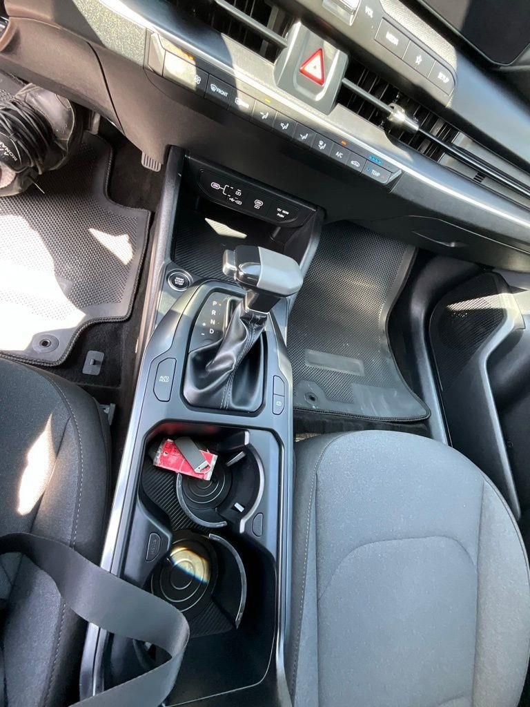 Used 2025 Kia K4 LXS image 18