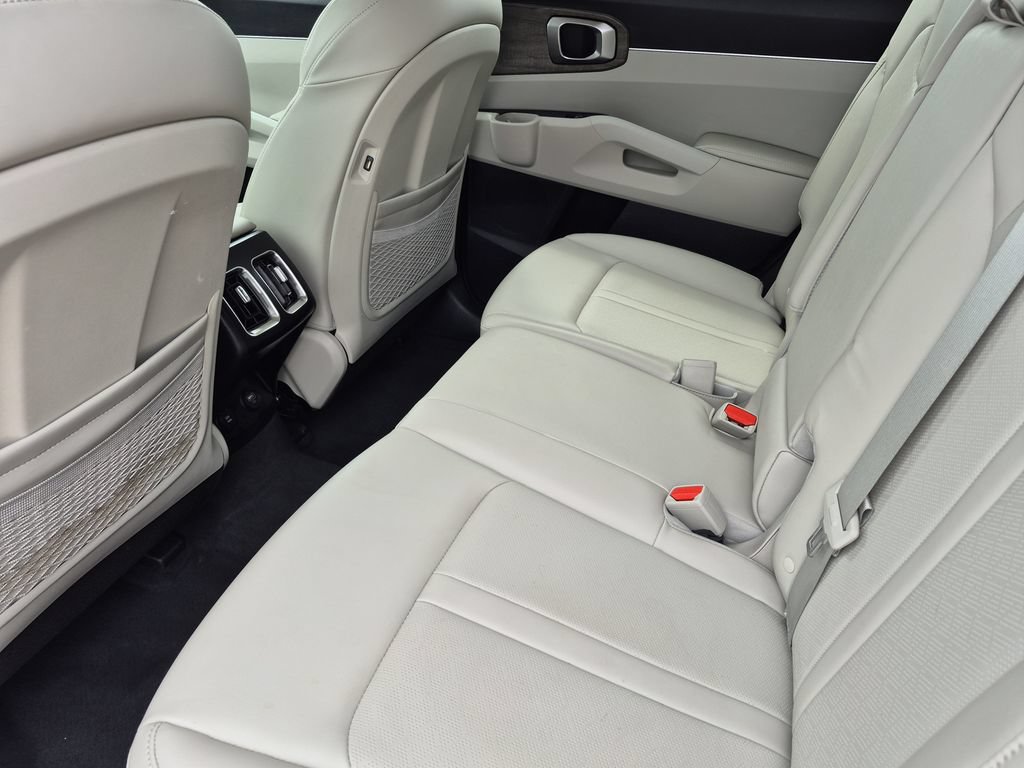 Certified 2023 Kia Sorento S AWD/4WD image 13