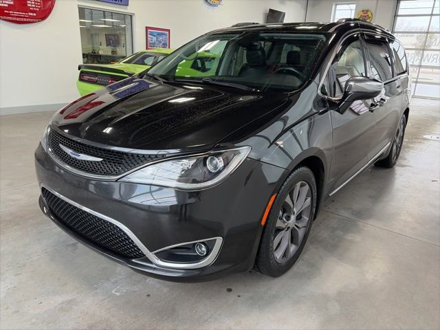Certified 2019 Chrysler Pacifica Limited w/ Tire & Wheel Group image 1