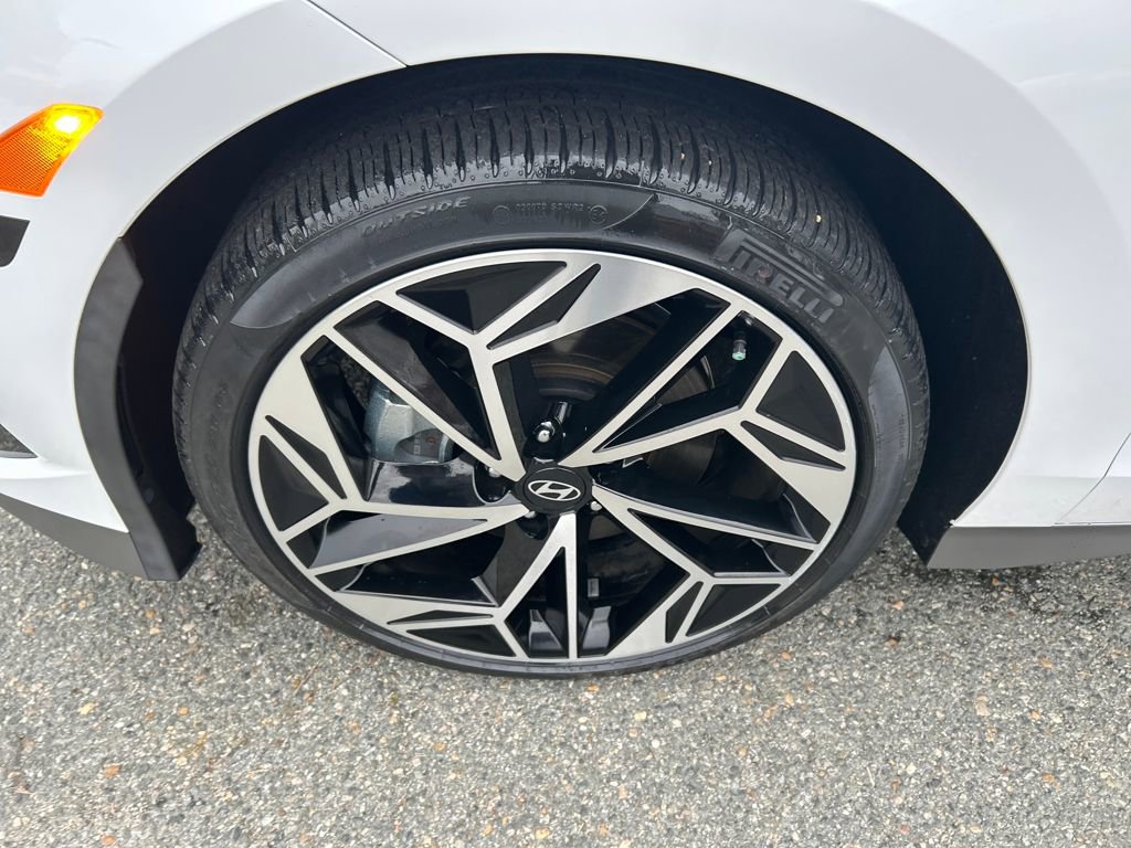 Used 2024 Hyundai Ioniq 6 SEL image 12