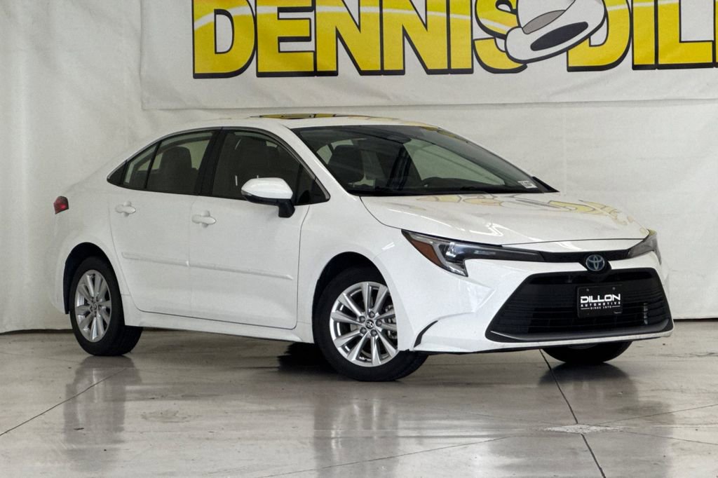 Used 2024 Toyota Corolla XLE FWD image 2