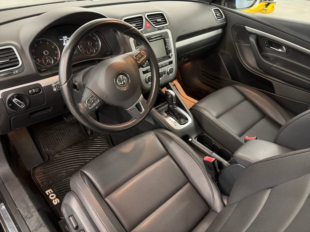 Used 2013 Volkswagen Eos Komfort FWD image 13