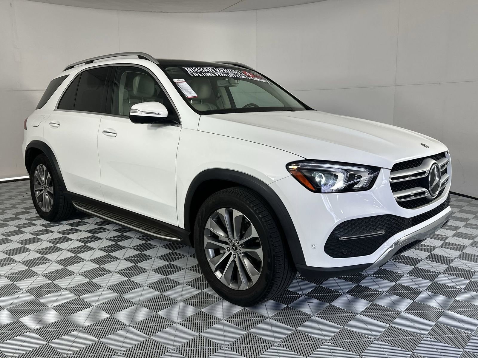 Used 2020 Mercedes-Benz GLE 350 w/ Premium Package image 2