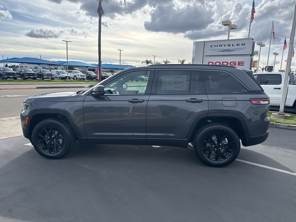 New 2026 Jeep Grand Cherokee Altitude AWD/4WD image 9