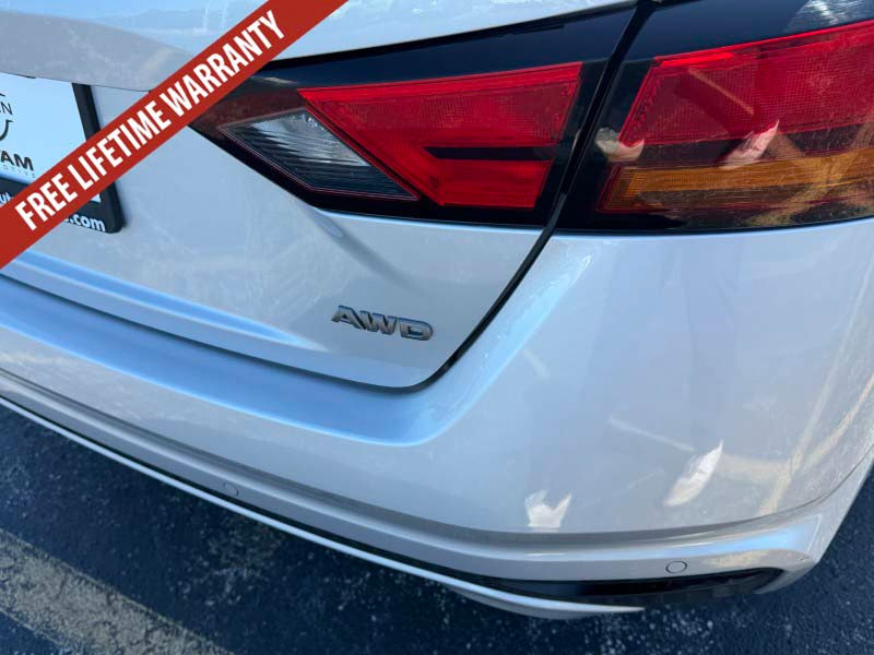 Used 2024 Nissan Altima 2.5 SL AWD/4WD image 16
