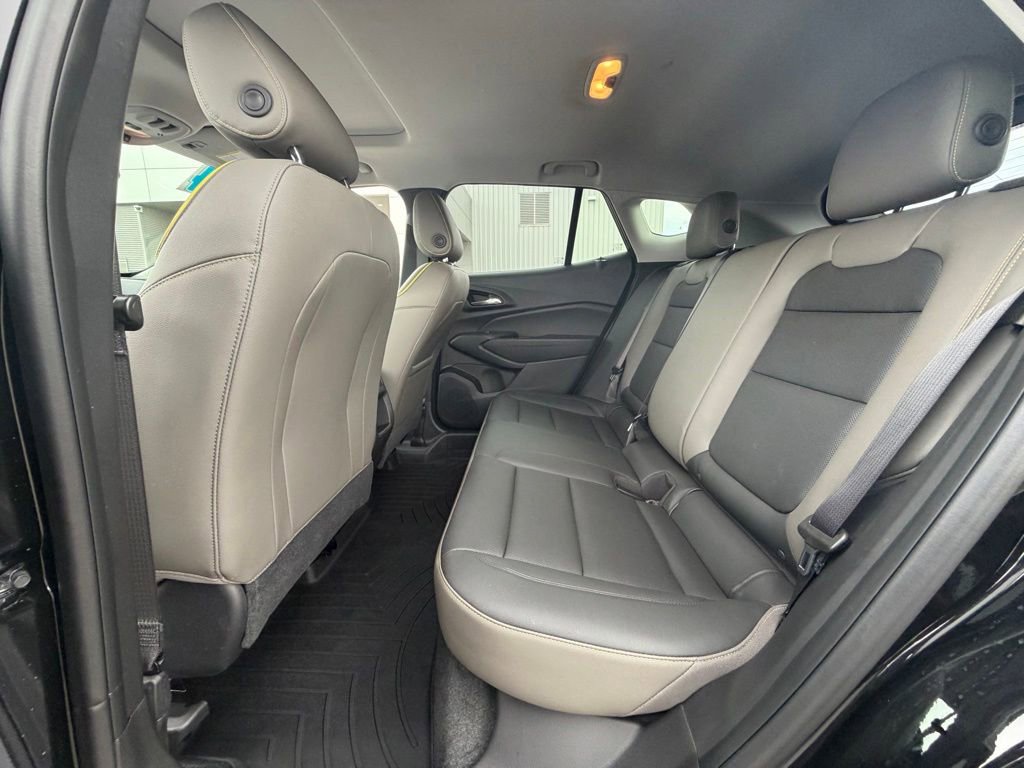 Used 2024 Chevrolet Trax ACTIV w/ Sunroof Package FWD image 27