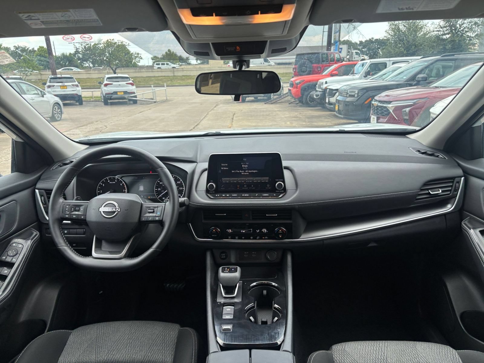 Used 2026 Nissan Rogue SV FWD image 35