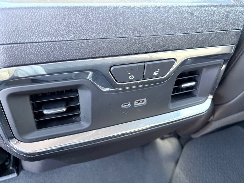 Used 2024 GMC Sierra 1500 Denali w/ Technology Package RWD image 8