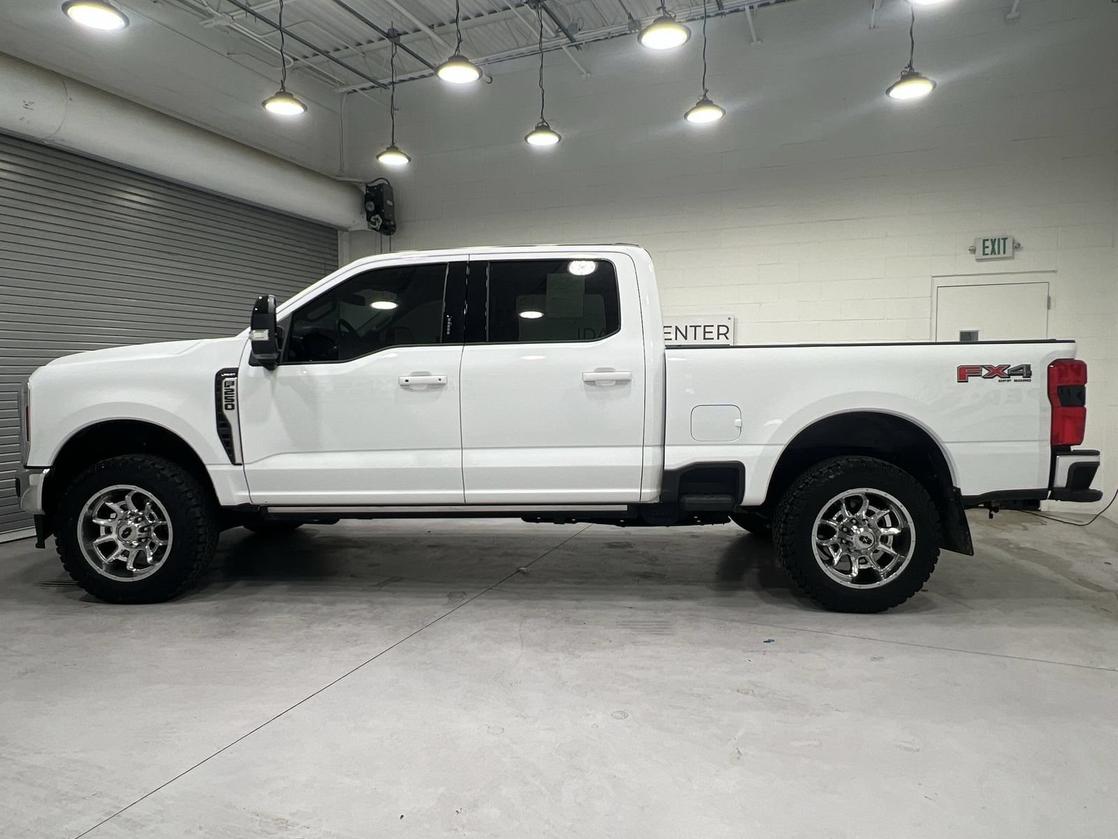 Used 2024 Ford F250 Lariat w/ FX4 Off-Road Package AWD/4WD image 5