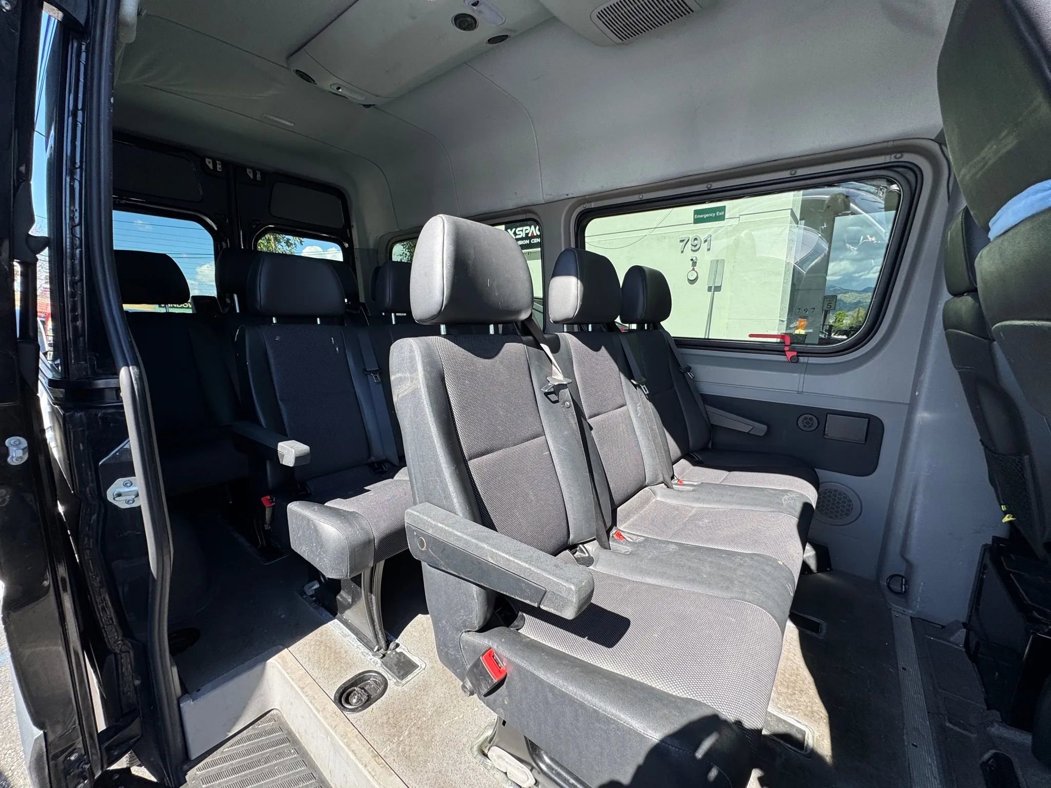 Used 2018 Mercedes-Benz Sprinter 2500 image 13