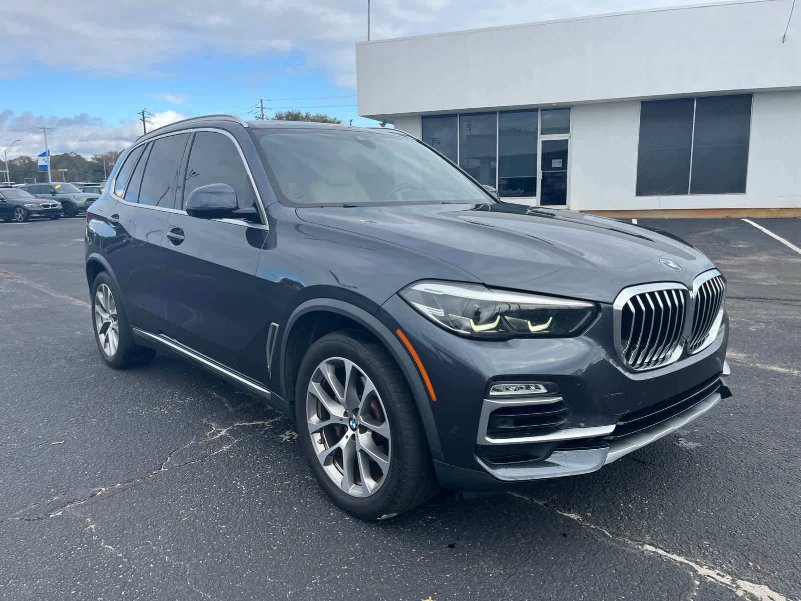 Used 2021 BMW X5 sDrive40i w/ Premium Package image 3