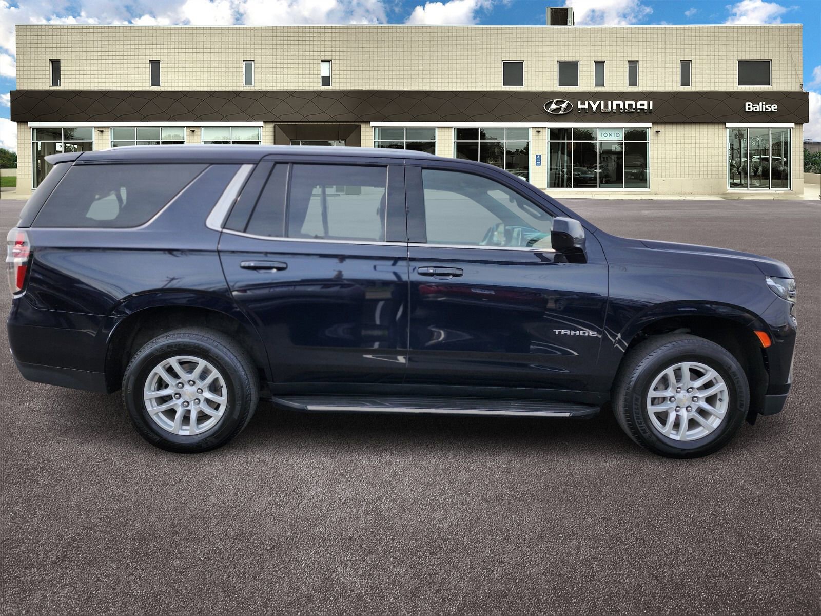 Used 2021 Chevrolet Tahoe LT AWD/4WD image 2
